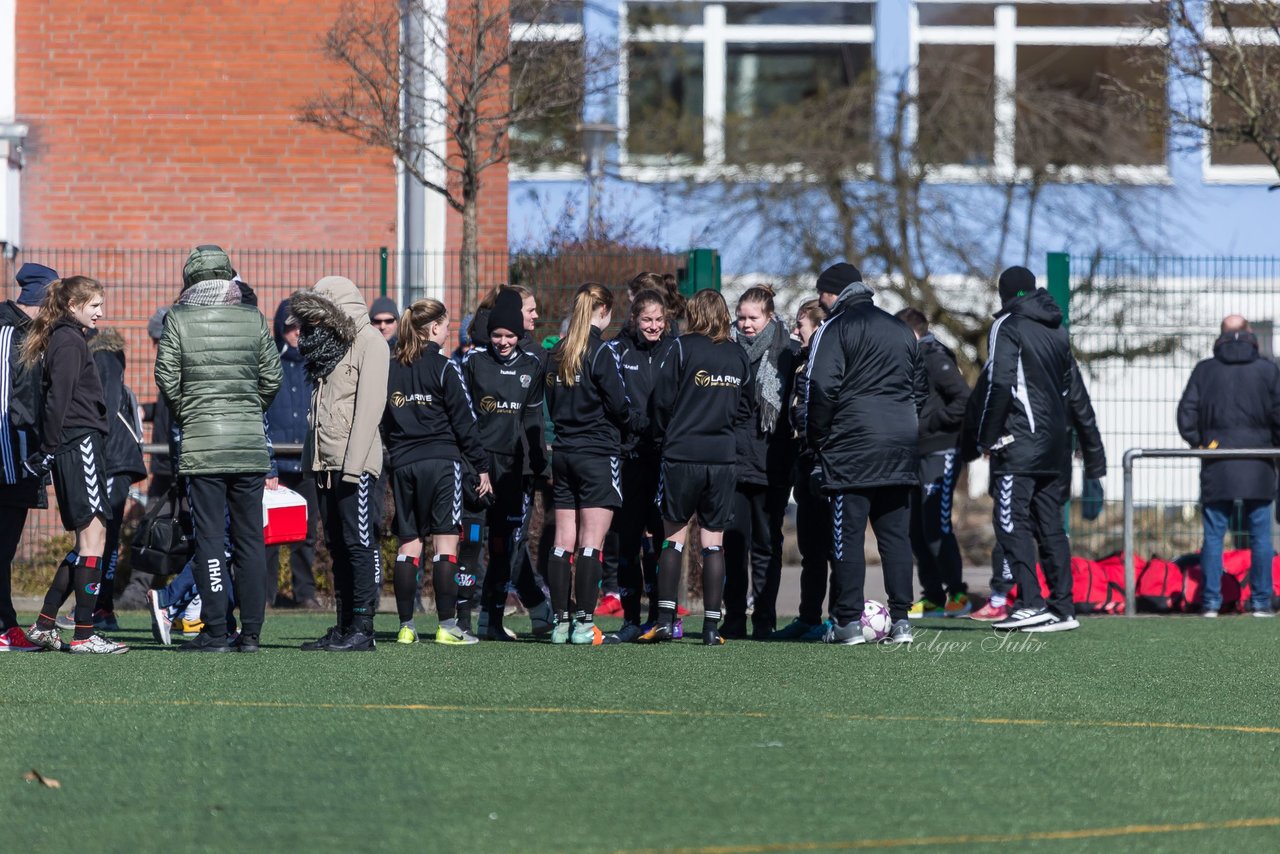 Bild 357 - B-Juniorinnen Halbfinale SVHU - Holstein Kiel : Ergebnis: 3:0